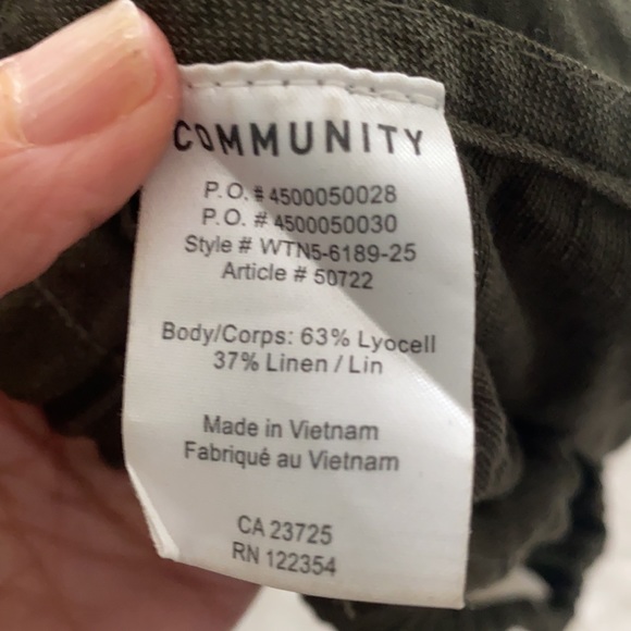 Aritzia Comminity Olive Green linen habitus shorts - Picture 7 of 7